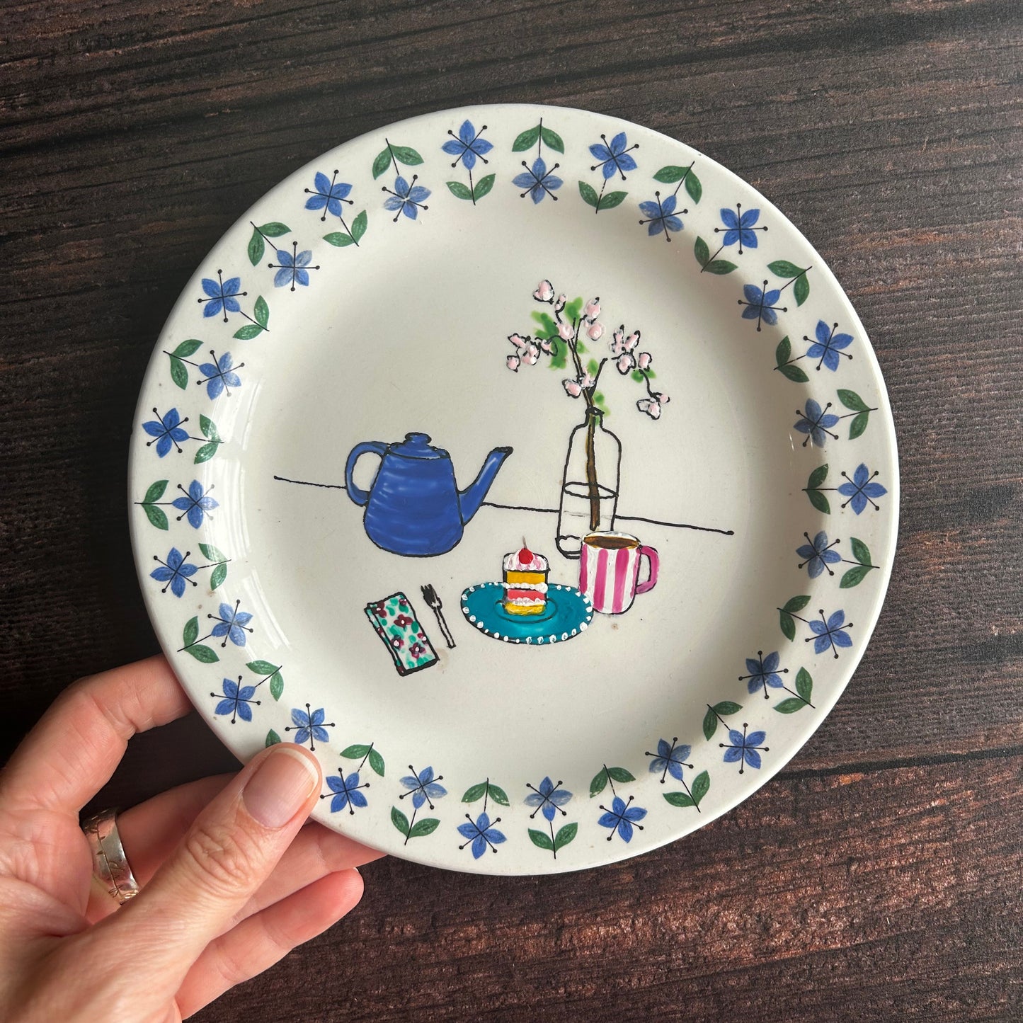Illustrated vintage Wall Plate